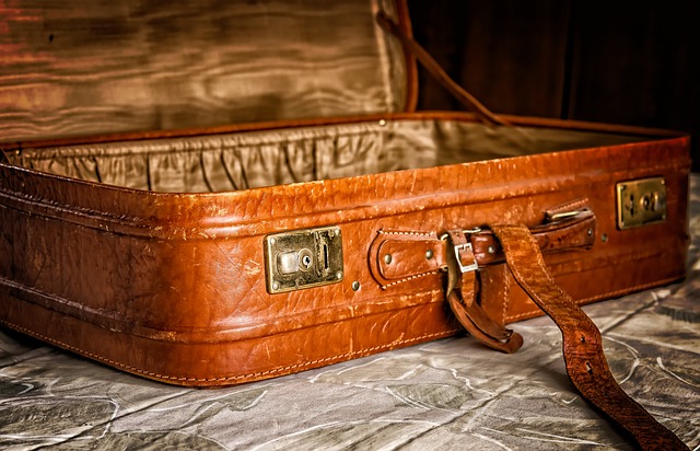 luggage-3297015_640